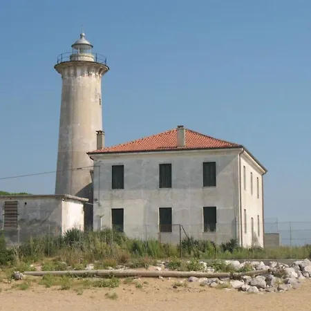 Apartament Seafront - Cosy - Private Beach Place Included By Beahost