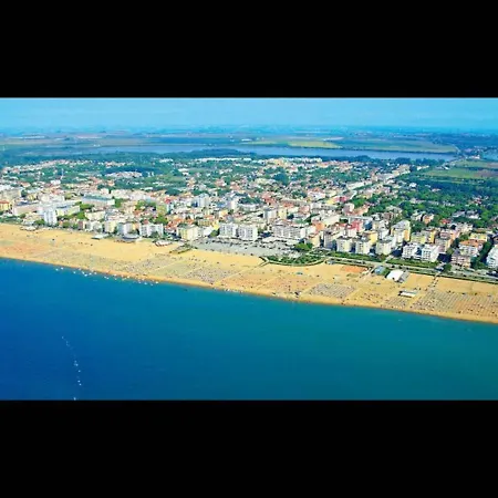Seafront - Cosy - Private Beach Place Included By Beahost