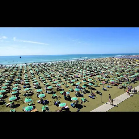 Seafront - Cosy - Private Beach Place Included By Beahost Apartament